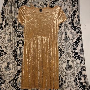 NWT: golden yellow velvet girl dress